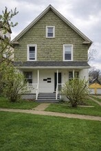 818 Broad St in Elyria, OH - Building Photo - Building Photo