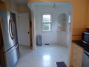 4621 NE Royal Ct in Portland, OR - Building Photo - Building Photo