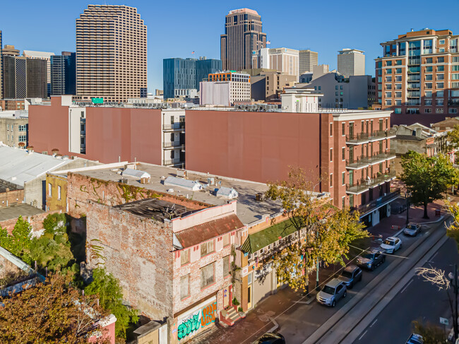 731 Saint Charles Ave in New Orleans, LA - Building Photo - Building Photo