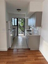 2220 Calais Dr in Miami Beach, FL - Building Photo