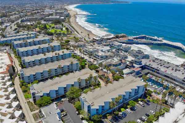 660 The Vlg, Unit Village311 in Redondo Beach, CA - Building Photo