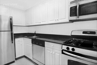 230 E 79th St-Unit -: 9F in New York, NY - Building Photo - Building Photo
