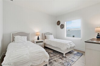 115 Cambria Ln in Naples, FL - Building Photo - Building Photo