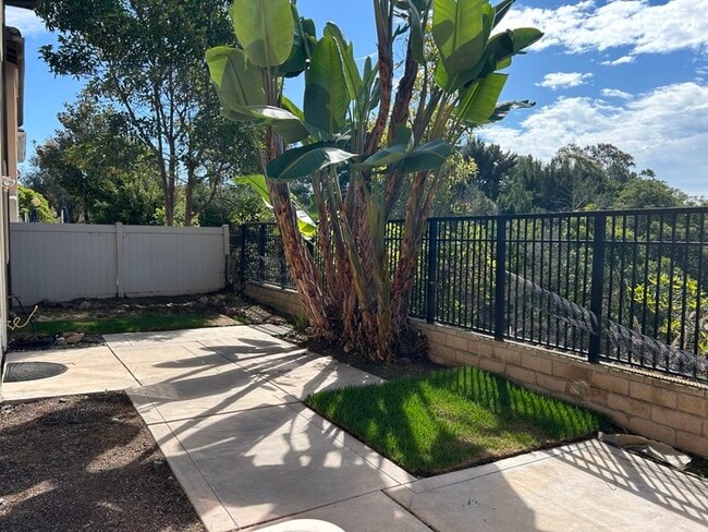 2101 Canyon Cir in Costa Mesa, CA - Building Photo - Building Photo
