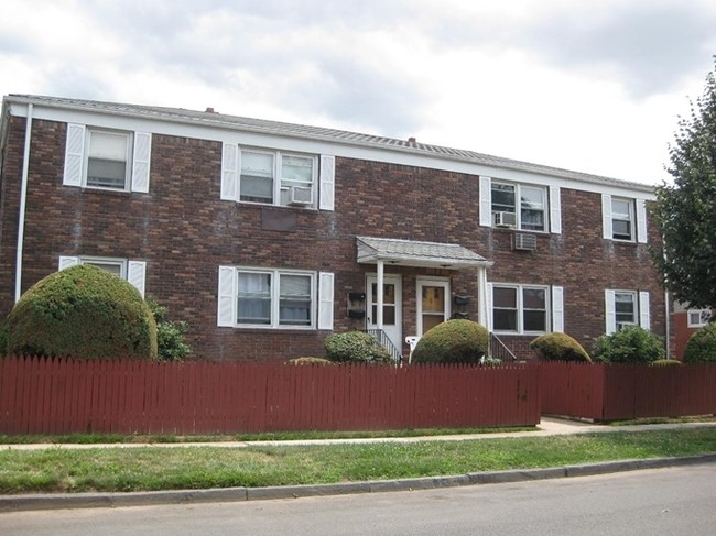 1-5 W 19th St in Linden, NJ - Building Photo - Building Photo