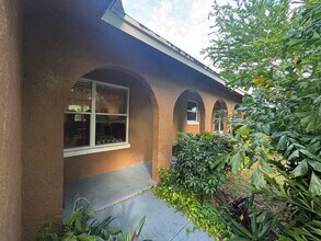 230 Ross Dr in Delray Beach, FL - Building Photo - Building Photo