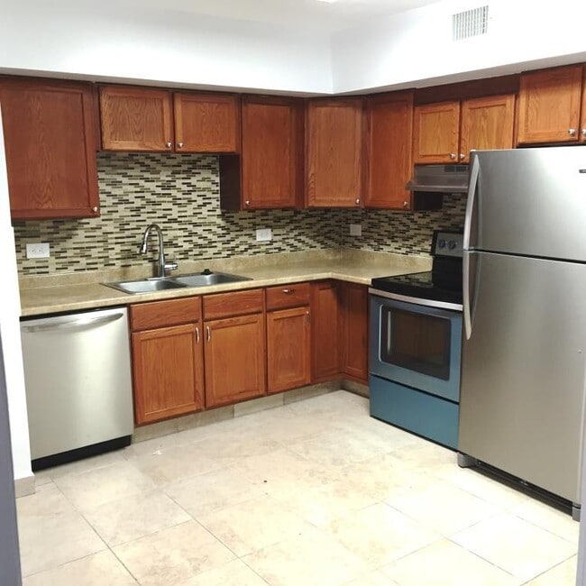 3680 N 56th Ave, Unit 812 in Hollywood, FL - Building Photo - Building Photo