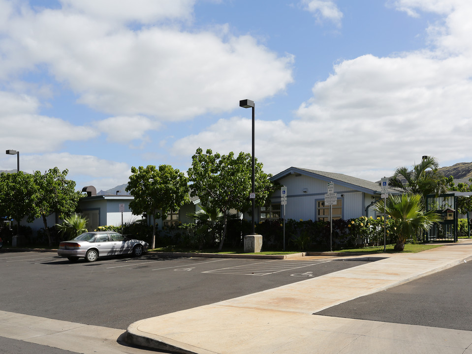 Sea Winds in Waianae, HI - Foto de edificio