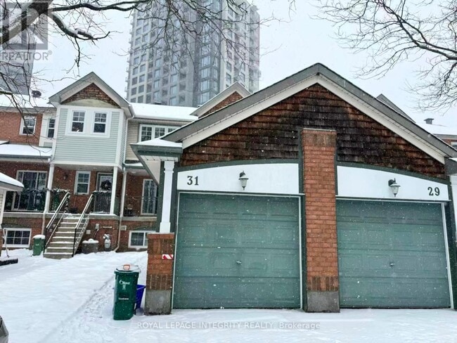 31 Thornbury Crescent in Ottawa, ON - Building Photo - Building Photo