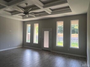9 Empress Ln in Harlingen, TX - Foto de edificio - Building Photo