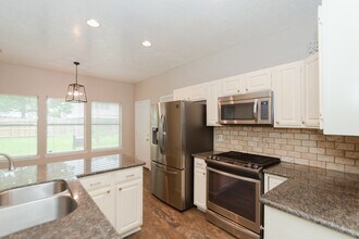 14218 Sun Harbor Dr in Houston, TX - Building Photo - Building Photo