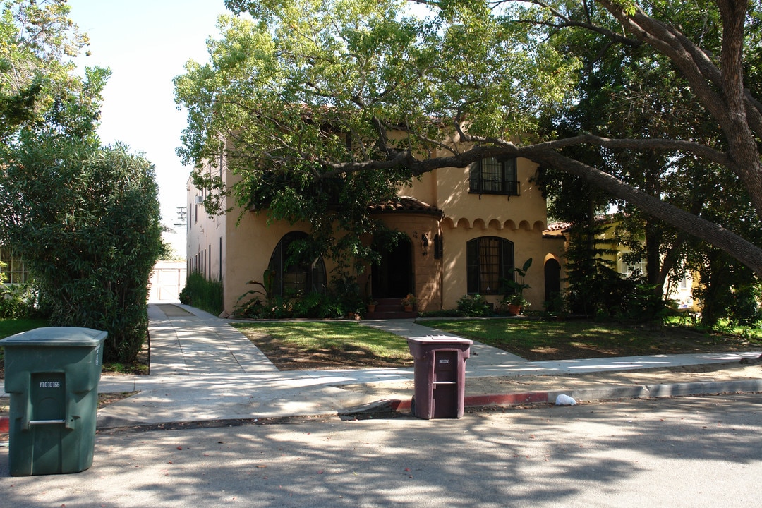 116 Sinclair Ave in Glendale, CA - Building Photo