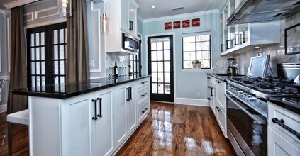 600 Hermitage Ct in Charlotte, NC - Building Photo - Building Photo