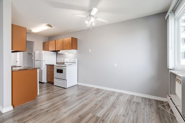 Corbitt Arms in Medicine Hat, AB - Building Photo - Building Photo