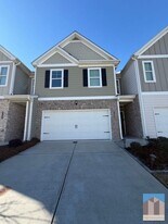 7565 Knoll Hollow Rd in Lithonia, GA - Building Photo