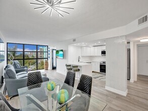 200 Leslie Dr, Unit 723 in Hallandale Beach, FL - Building Photo - Building Photo