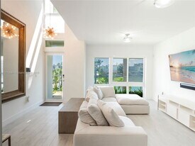 51 N Shore Dr in Miami Beach, FL - Building Photo