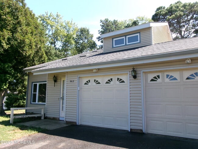 property at 965 Seabury Ct