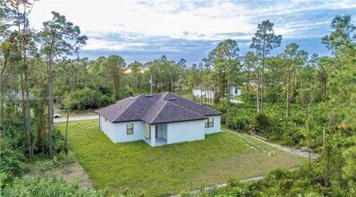 729 Giorgio Ave in Lehigh Acres, FL - Building Photo - Building Photo