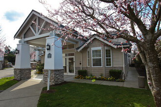 Westmall Terrace Apartments in Tacoma, WA - Building Photo - Building Photo