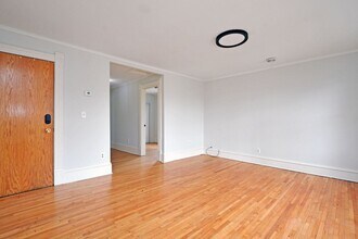 920 22nd Ave NE in Minneapolis, MN - Building Photo - Building Photo