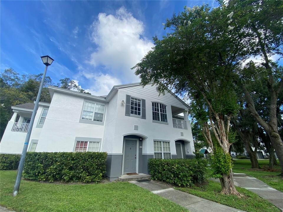 4352 S Kirkman Rd in Orlando, FL - Building Photo