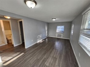 4611 N Hubert Ave in Tampa, FL - Building Photo - Building Photo