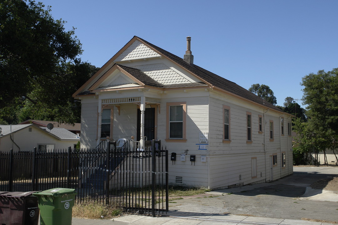 3209-3219 Brookdale Ave in Oakland, CA - Building Photo