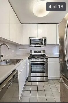 236 E 47th St, Unit 236 E 47th St in New York, NY - Building Photo - Building Photo