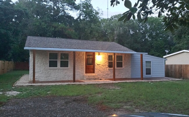 25745 Dulaney St in Splendora, TX - Building Photo - Building Photo