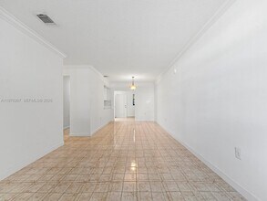 7121 SW 102nd Ct in Miami, FL - Building Photo - Building Photo