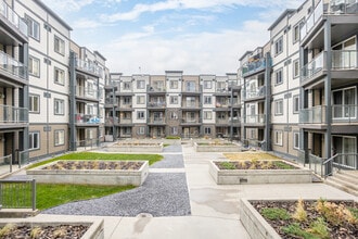 Edgewater in Edmonton, AB - Building Photo - Building Photo