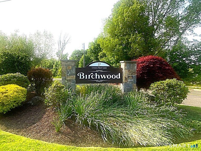 27 Crows Nest Ln in Danbury, CT - Building Photo - Building Photo