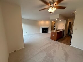 2 Sam Bonnell Dr, Unit 2 in Clinton, NJ - Building Photo - Building Photo