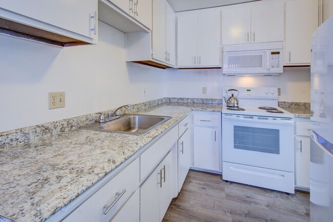 1532 Valle Vista Ave, Unit 1534