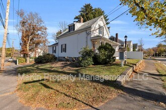 2 Bellevue Ave in Wakefield, MA - Building Photo - Building Photo