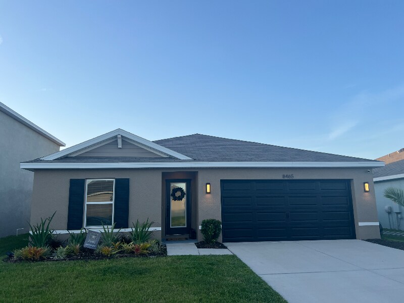 8465 Bower Bass Cir in Wesley Chapel, FL - Building Photo