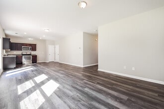 1087 Cold Water Dr in Griffin, GA - Building Photo - Building Photo