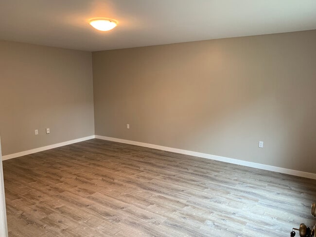 Grove Top Apartments in Fallbrook, CA - Foto de edificio - Building Photo