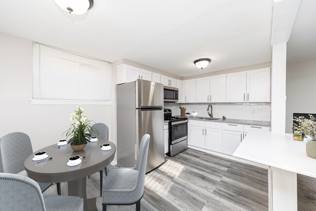 Cameo Court Apartments in Glenolden, PA - Building Photo - Building Photo