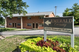 Emerald Crossing in St. Louis, MO - Building Photo