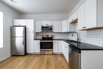 Oasis on Linwood in Kansas City, MO - Foto de edificio - Interior Photo