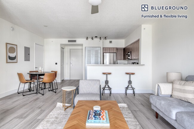 1000 NW 7th St in Miami, FL - Building Photo - Building Photo
