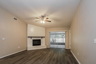 747 Climate Dr in Brandon, FL - Building Photo - Building Photo