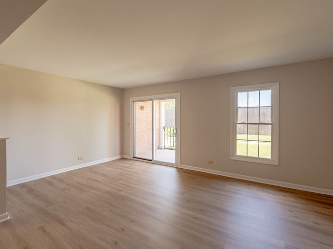 530 Shorely Dr in Barrington, IL - Building Photo - Building Photo