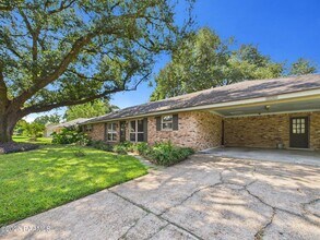 200 Claymore Dr in Lafayette, LA - Building Photo - Building Photo
