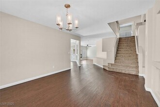 8085 Coronado Coast St in Las Vegas, NV - Building Photo - Building Photo