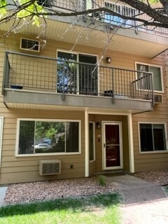 2260 Ridge Dr in Minneapolis, MN - Building Photo - Building Photo