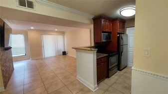 455 Alt 19 in Palm Harbor, FL - Building Photo