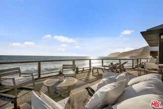 42602 Pacific Coast Hwy in Malibu, CA - Building Photo - Building Photo
